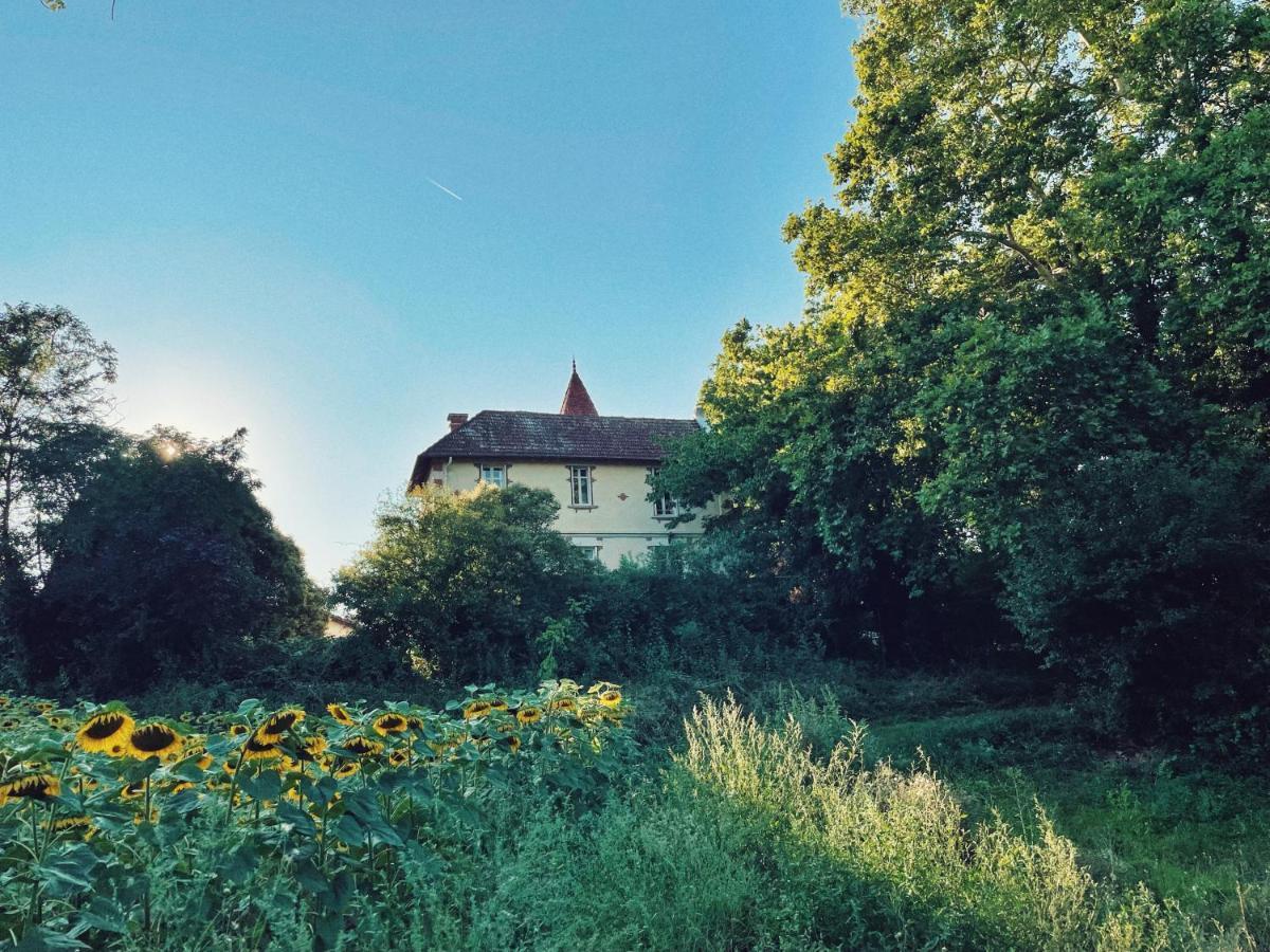 Petit Chateau Le Piot Bed & Breakfast Fleurance Bagian luar foto