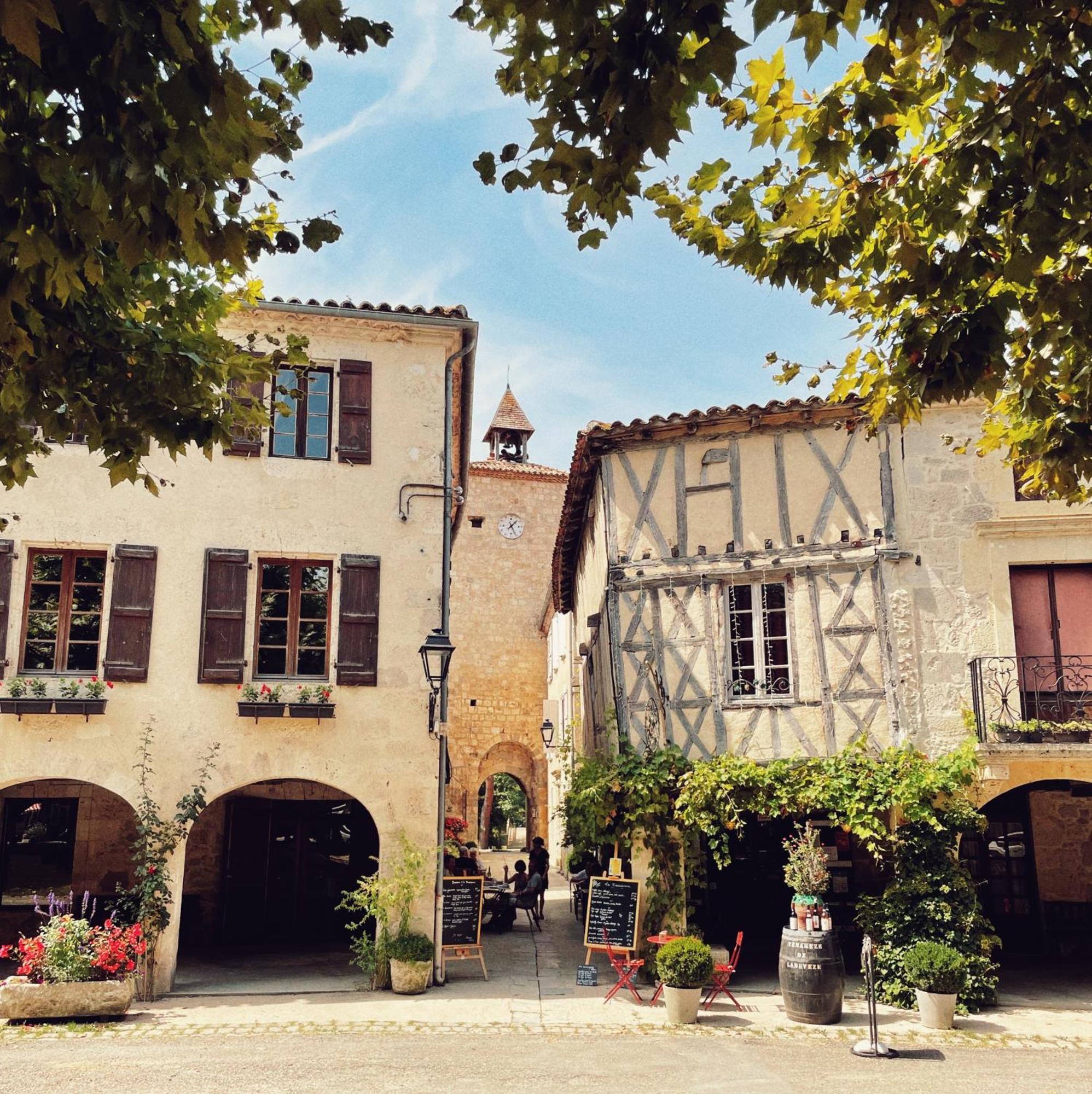 Petit Chateau Le Piot Bed & Breakfast Fleurance Bagian luar foto