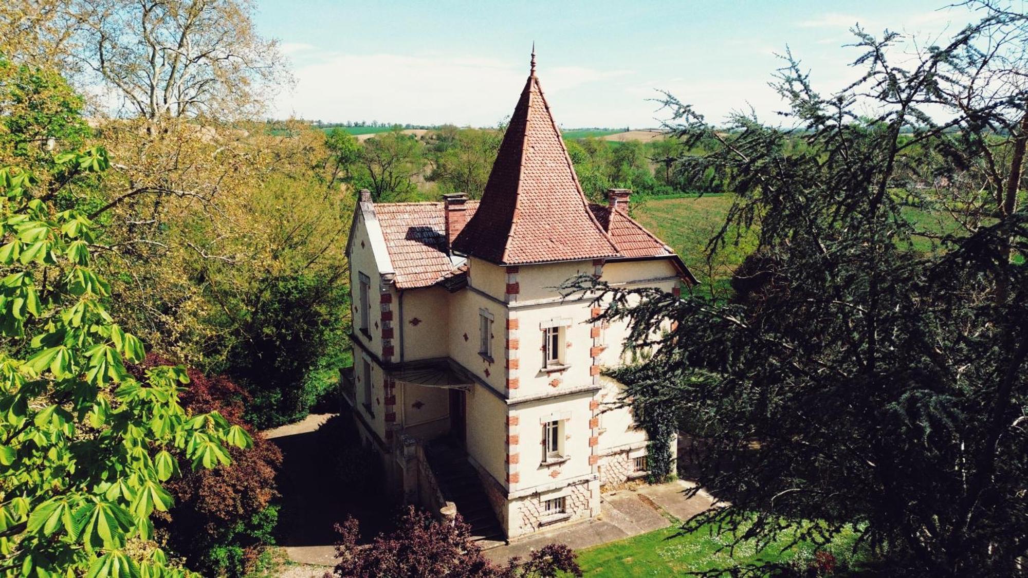 Petit Chateau Le Piot Bed & Breakfast Fleurance Bagian luar foto