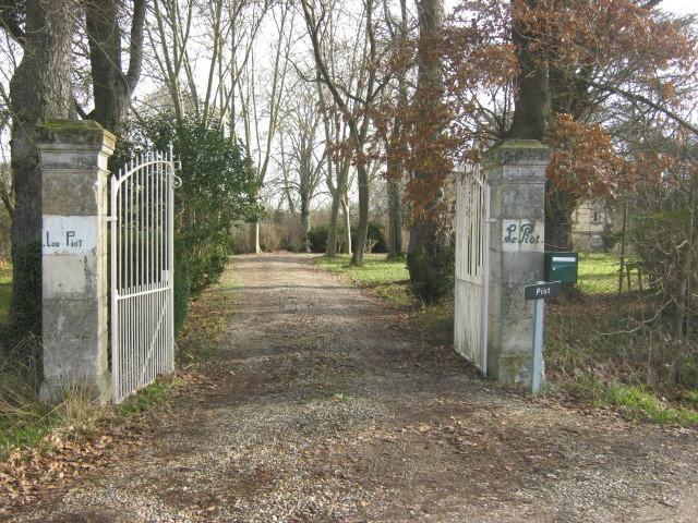 Petit Chateau Le Piot Bed & Breakfast Fleurance Bagian luar foto